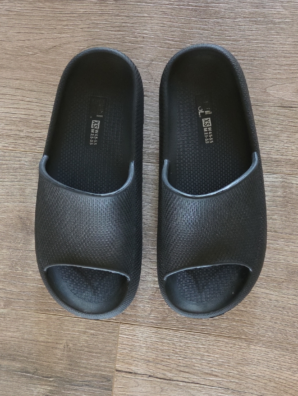 32 Degree COOL Black Slide Sandal XS 4.5-5.5 - Picture 2 of 4